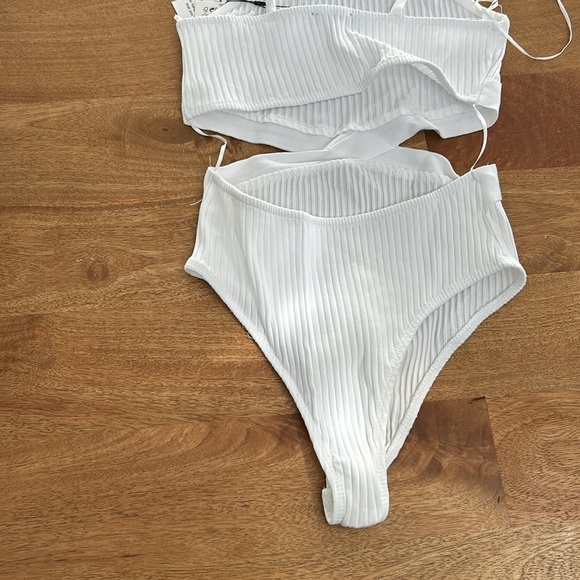 Zara Cut Out  Halter Bosysuit - Picture 5 of 11